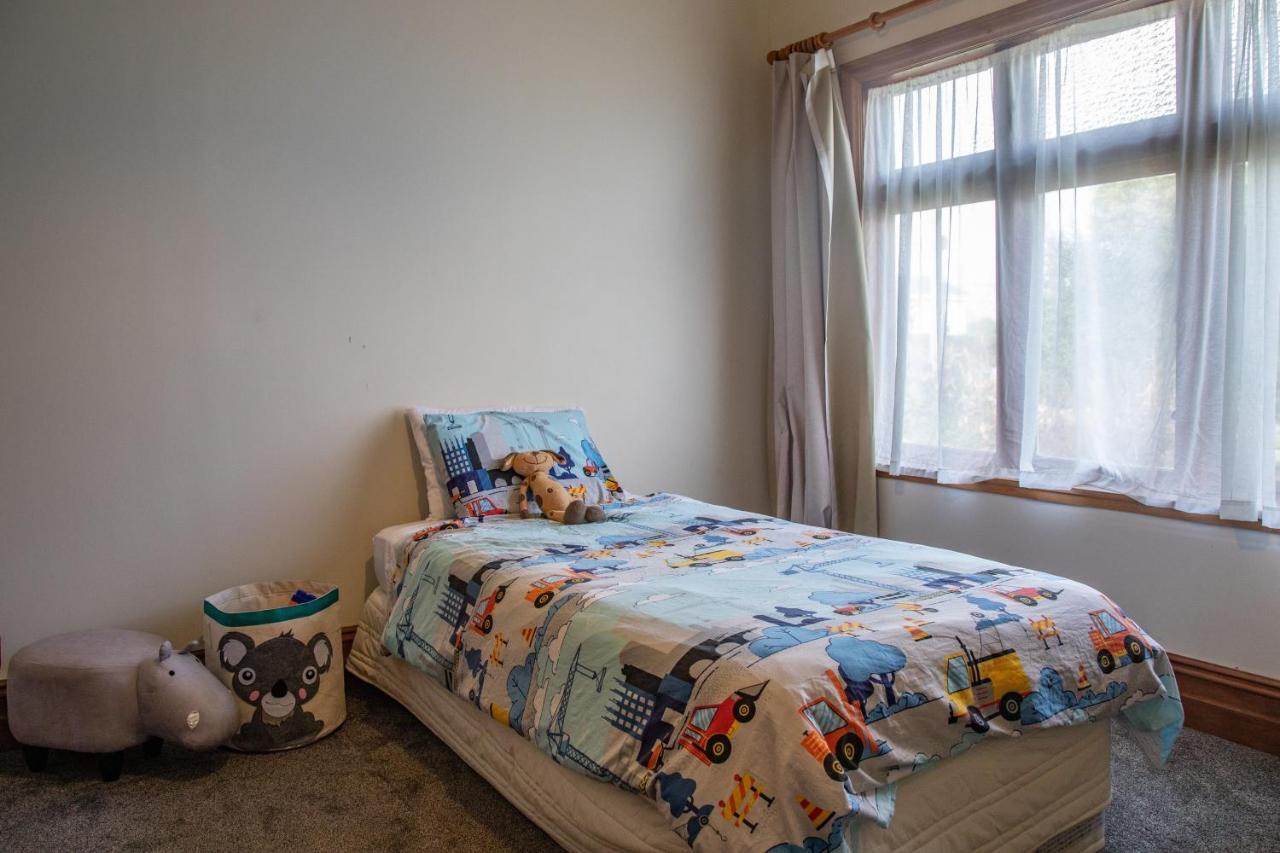 Cottage In The Heart Of Carterton エクステリア 写真