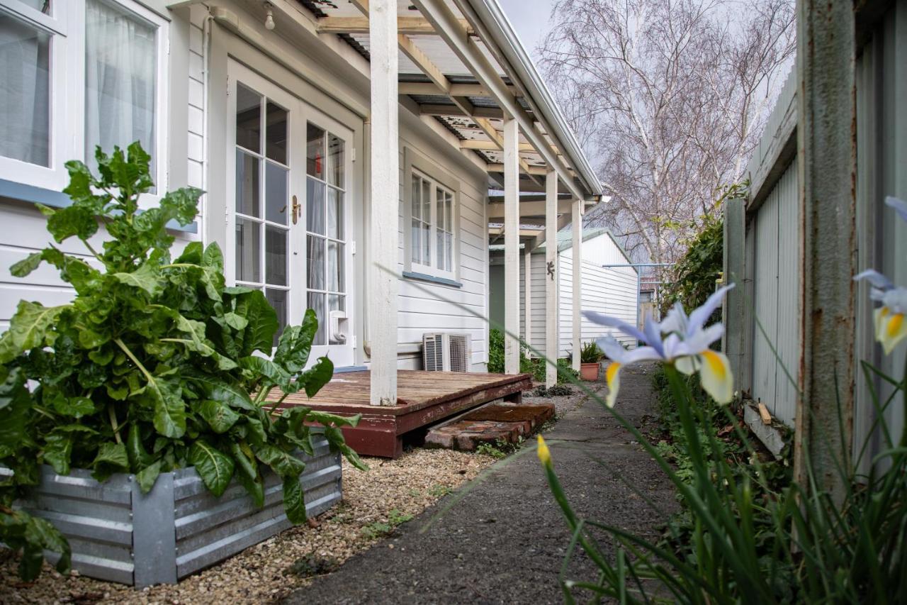 Cottage In The Heart Of Carterton エクステリア 写真