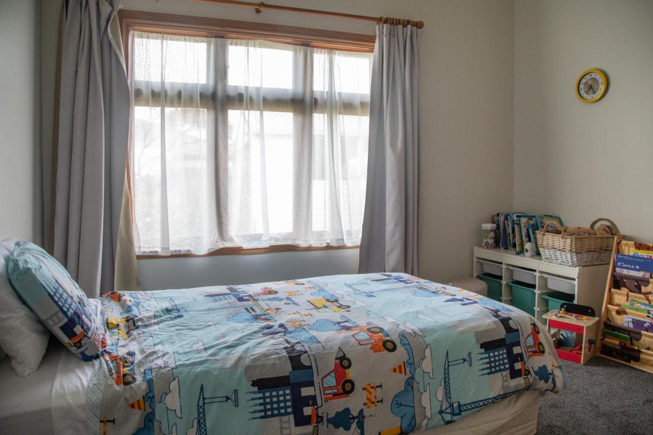 Cottage In The Heart Of Carterton エクステリア 写真