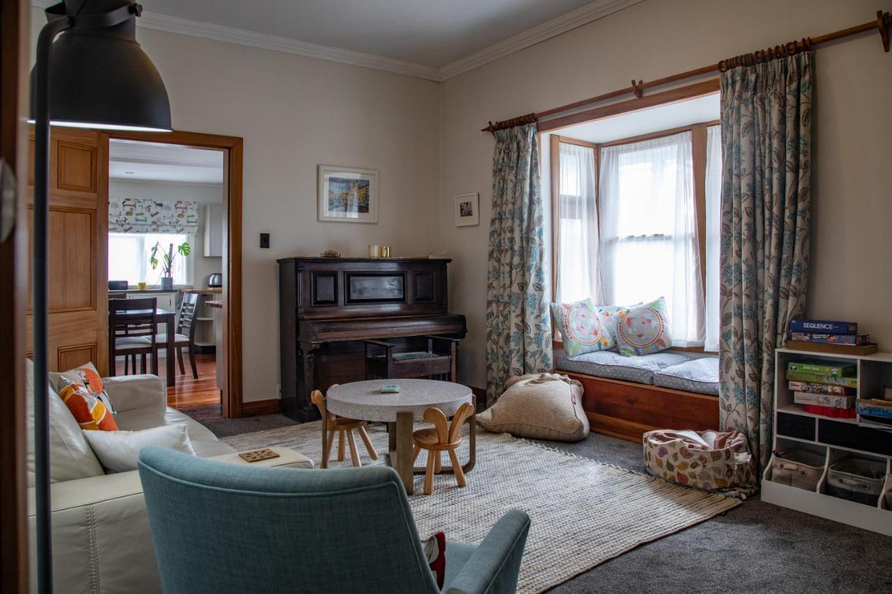 Cottage In The Heart Of Carterton エクステリア 写真