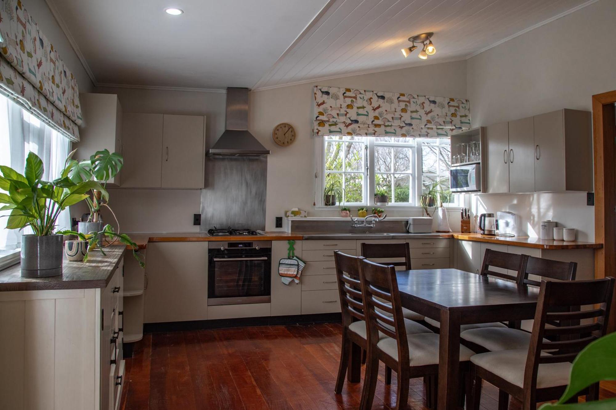 Cottage In The Heart Of Carterton エクステリア 写真